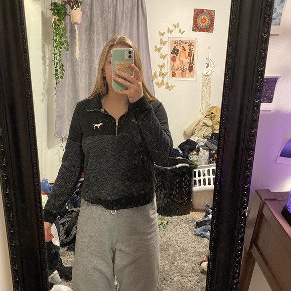 Pink Sweatshirt - Picture 3 of 4